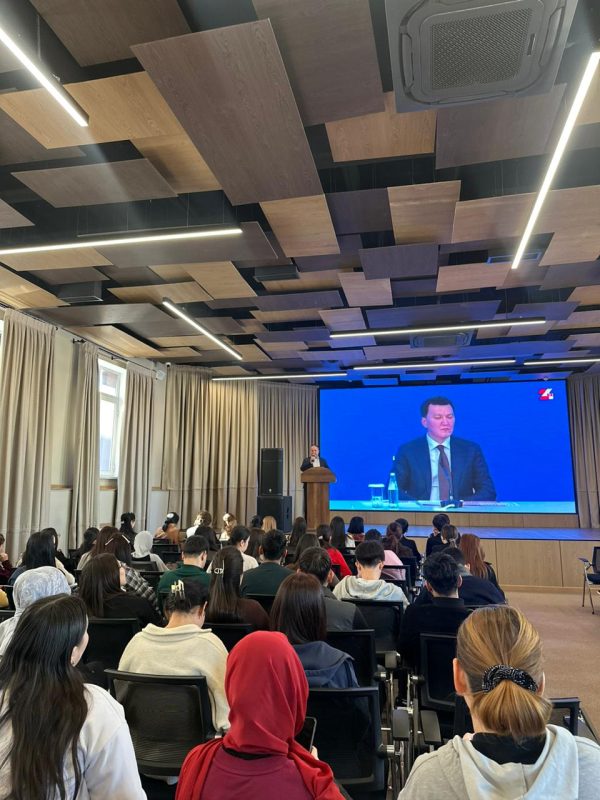 Кафедра «Педагогика» провела мероприятие «Вперёд, Казахстан!» в преддверии референдума 🇰🇿